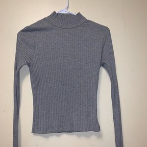 grey turtle neck✨